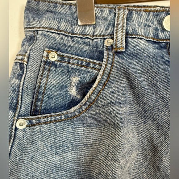 Princess Polly Distressed High-Waisted Denim Shorts Women’s Size 2 - Picture 7 of 9